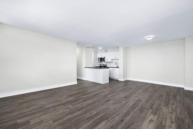 Photo - Dehaviland Court