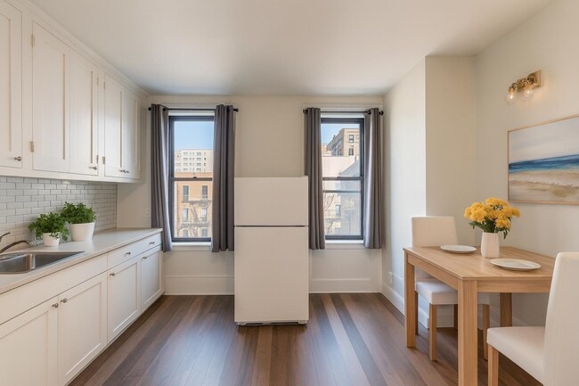 Building Photo - 1111 Washington St Unit 5L