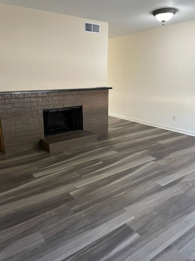 Photo - HAMILTON CIRCLE 1154-1156 Unit 1154