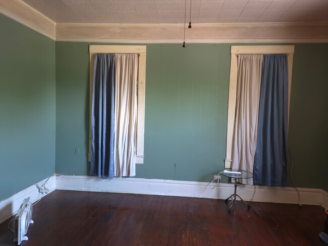 Building Photo - 301 E Brin St Unit C