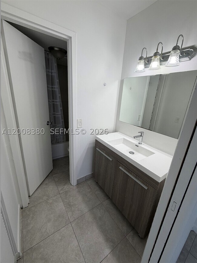 Photo - 2000 NE 135th St Unit 508