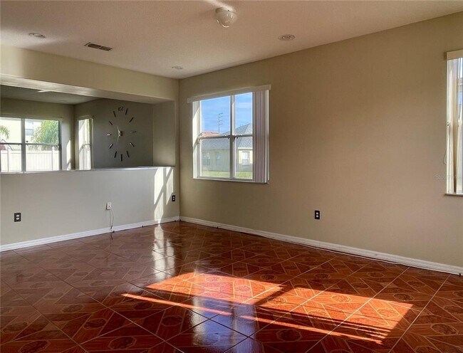 Photo - 603 Alfani St