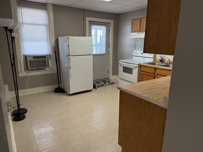 Photo - 120 N Meridian St Unit 2