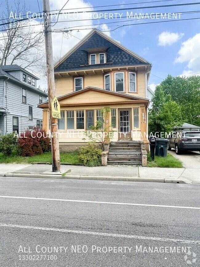 Building Photo - 221 S Portage Path Rental