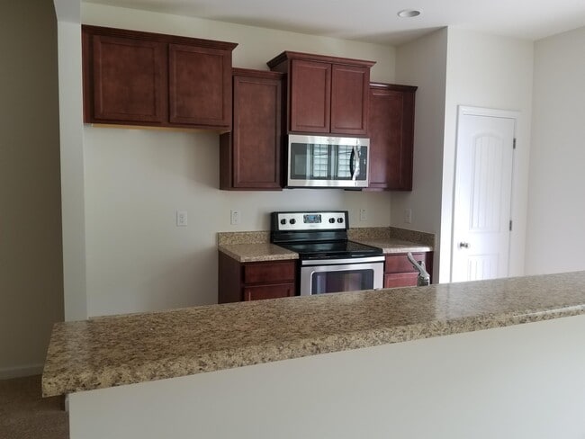 Photo - 49 E Grove Point Dr