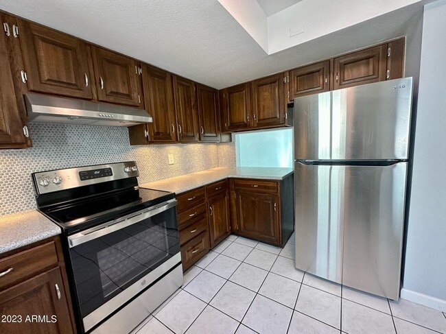 Photo - 821 E Orange Dr