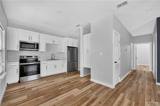 Photo - 16 West Dr Unit 4