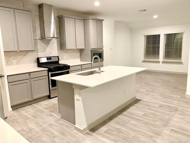 Photo - 2824 Gunnersbury Dr