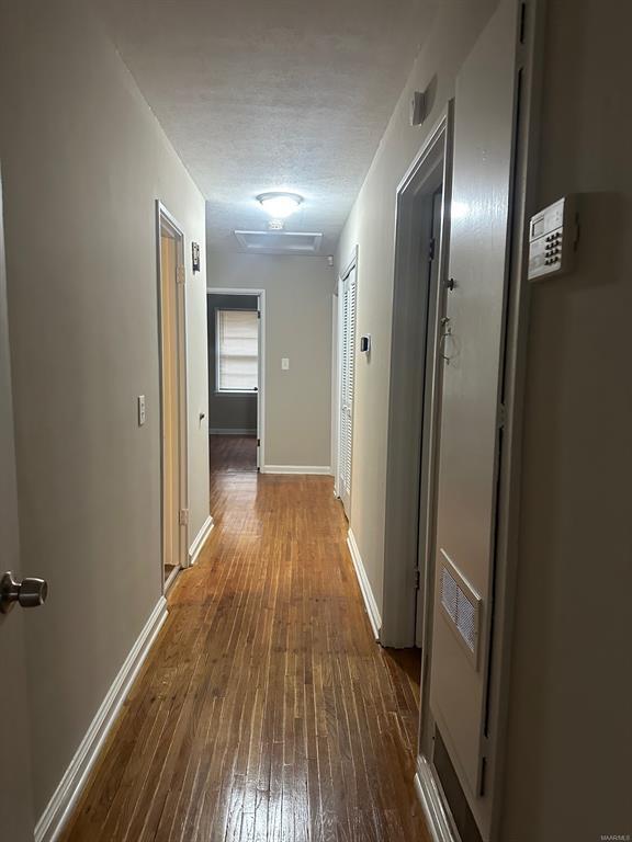 Photo - 942 Hillman St