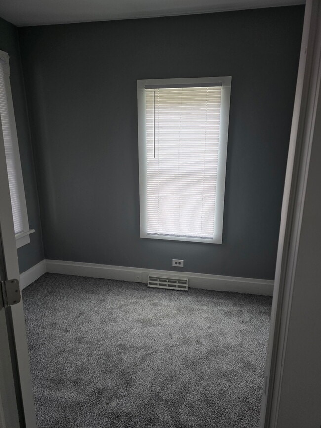 Building Photo - 204 Harrison St