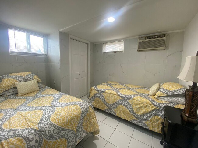 Photo - Charming 1 bedroom, fully furnished apartment Unit 2655 Eldridge Avenue