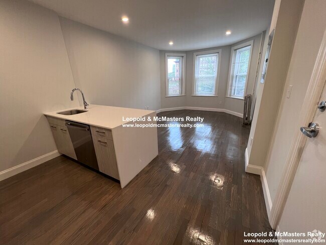 Building Photo - 52 Queensberry St Rental