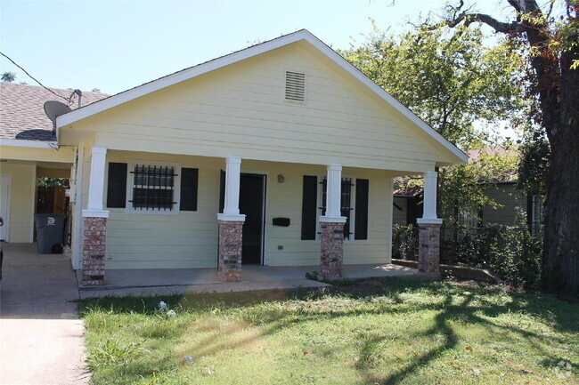 Building Photo - 4518 Hamilton Ave Rental