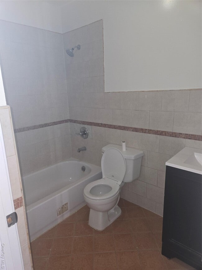 Building Photo - 404 E 54th St Unit 3