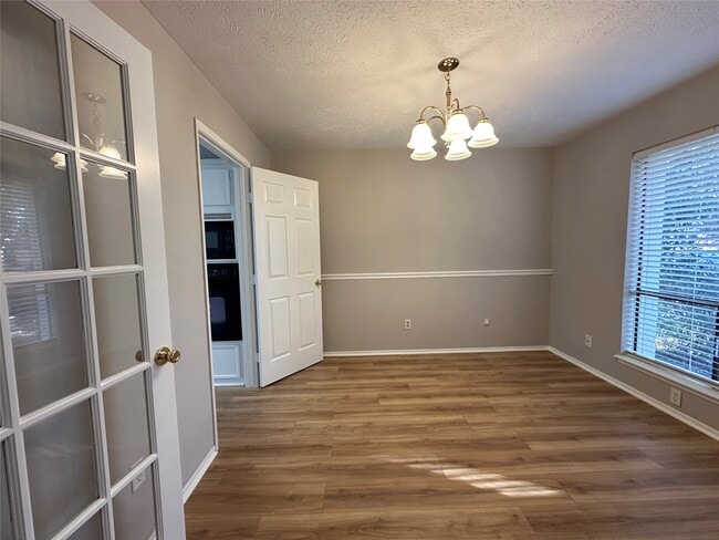 Photo - 2910 Colonial Dr