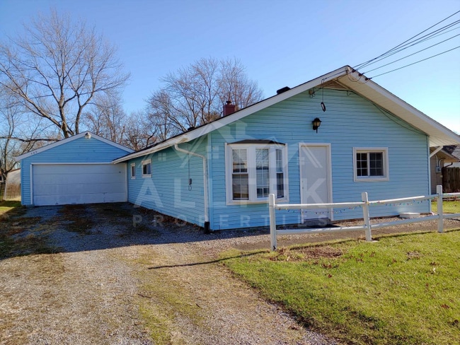 Photo - 489 Southward Dr House