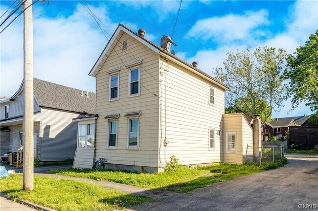 1409 Erie St