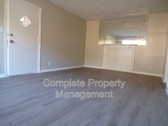 Photo - 7317 Queenstown Ave