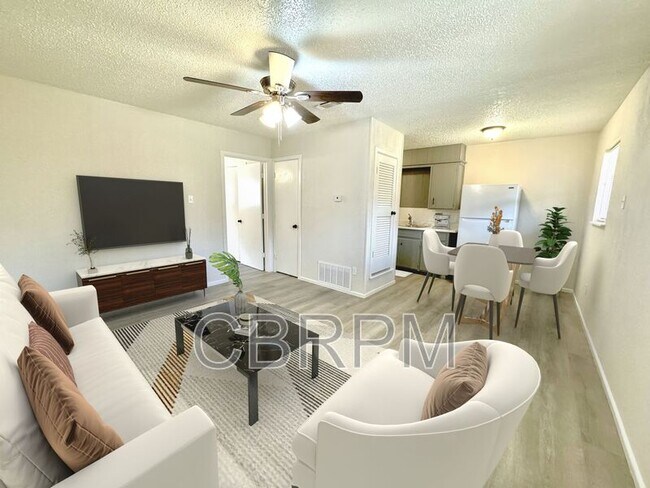 Photo - 1103 52nd St