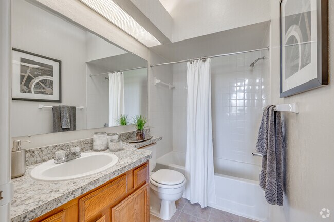 2BR, 2BA - 975SF - Bedroom
