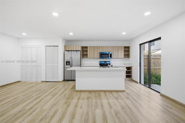 Photo - 936 NW 10th St