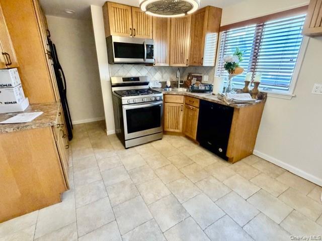 Photo - 211 W Walnut St