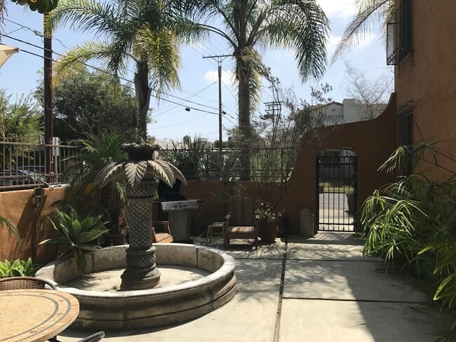 Photo - 1415 S Sierra Bonita Ave Unidad 1415.5