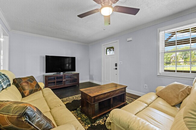 Photo - 1322 Raulston Rd