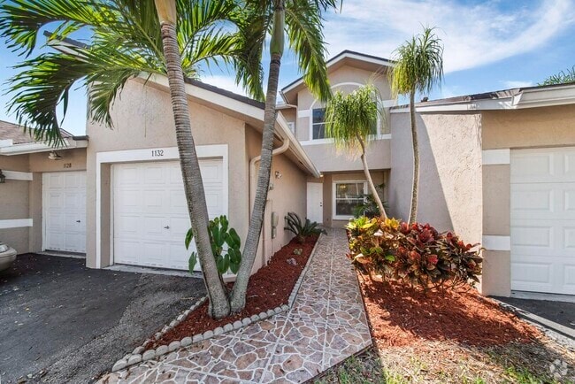 Building Photo - 1132 W Lakes Dr Rental
