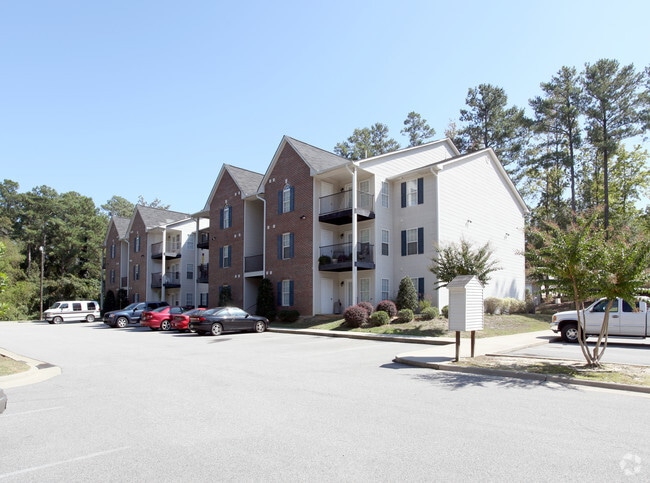 Creekside Apartments For Rent in Hope Mills, NC