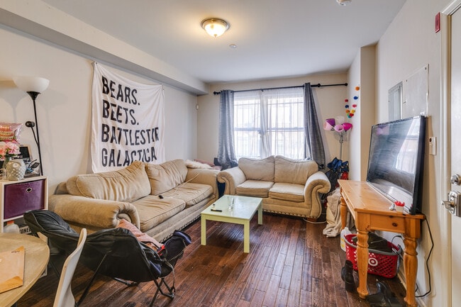 Building Photo - 1628 N Willington St Unit A