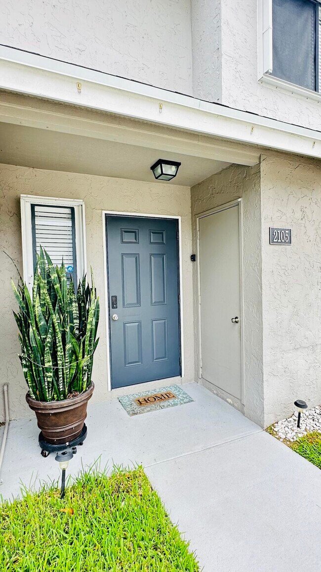 Photo - 2105 Wharf Ln