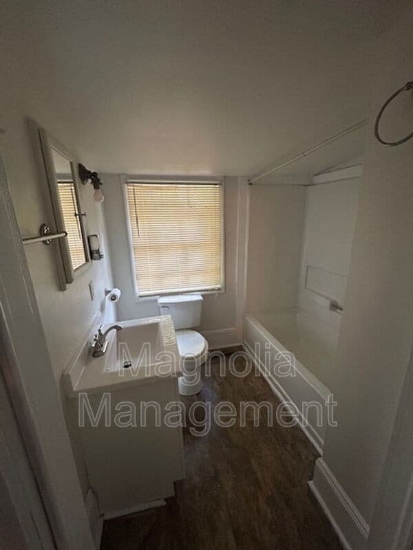 Photo - 241 Davis St