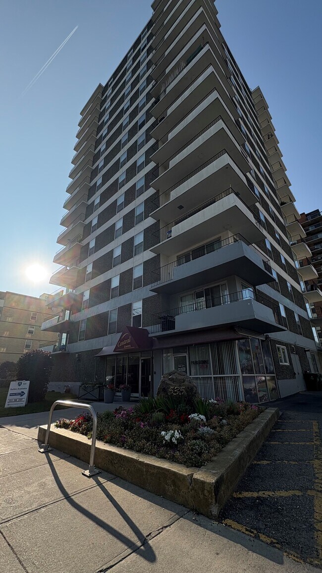 Photo - Central Towers