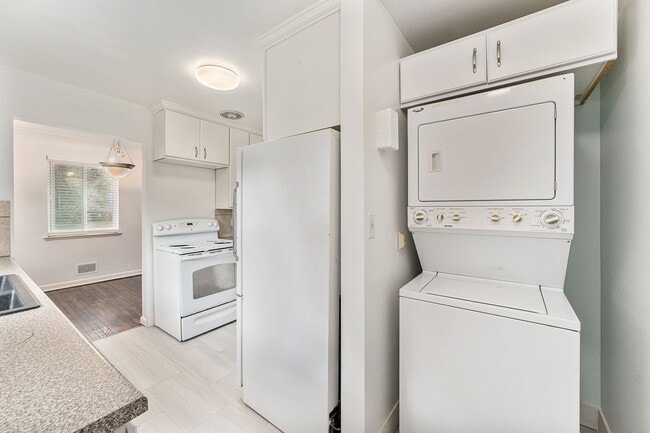 Photo - Discover comfort and convenience in this u...