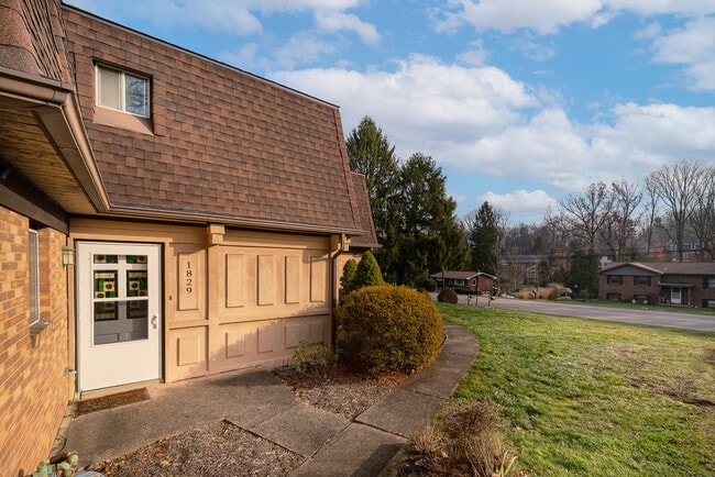 Building Photo - 1829 Duncan Ave Unit 1