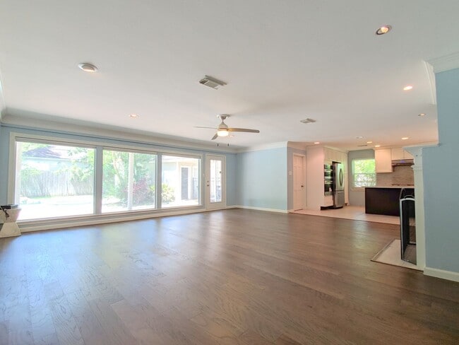 Photo - 139 Haversham Dr
