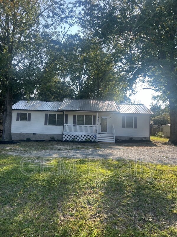 Photo - 103 Holmes Ct