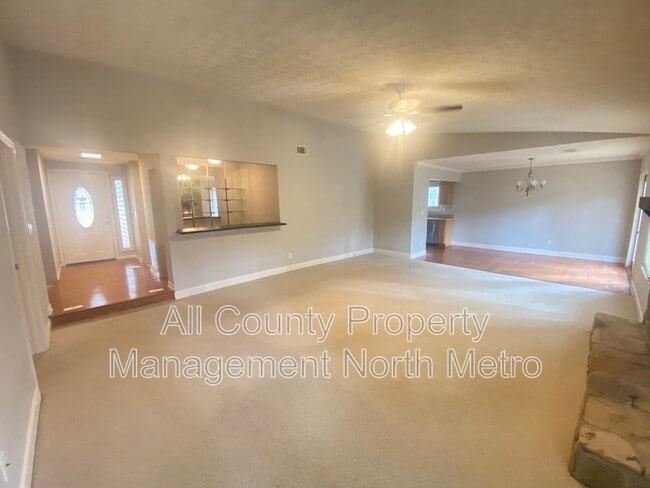 Photo - 787 Faye Dr NW