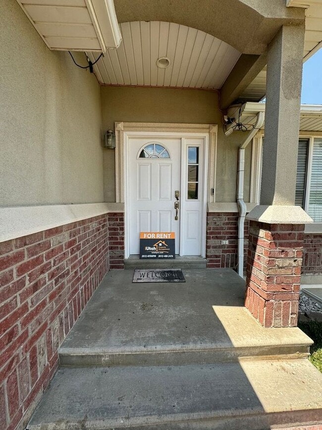 Photo - 5 bdrm 3 bth Home 2 Car Garage- Solar Panels! Coming Soon!