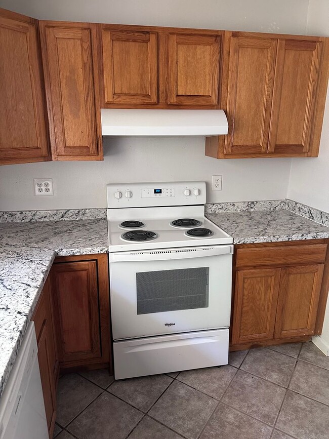 211 Martisa Rd NW