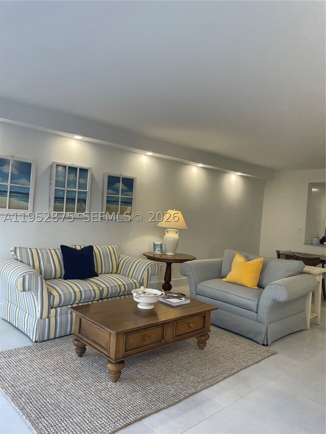 Building Photo - 10275 Collins Ave Unit 208