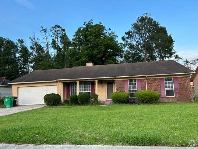 Building Photo - 2224 Pin Oak Cir Rental