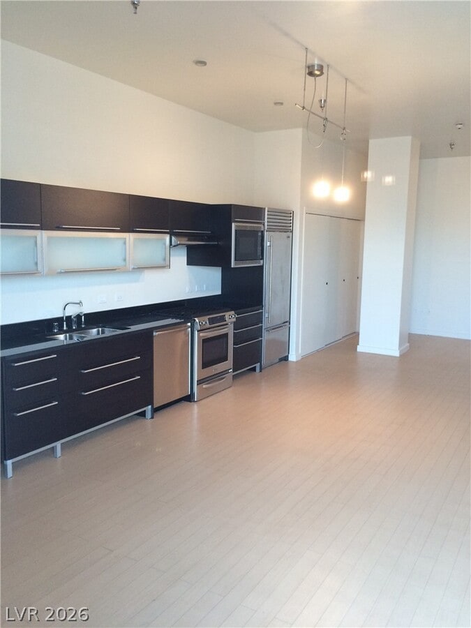 Photo - 200 Hoover Ave Unidad 1910