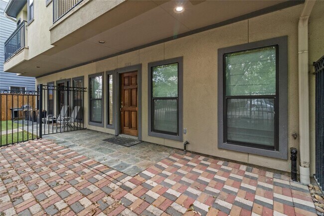 Photo - Experience Urban Living at Its Finest!