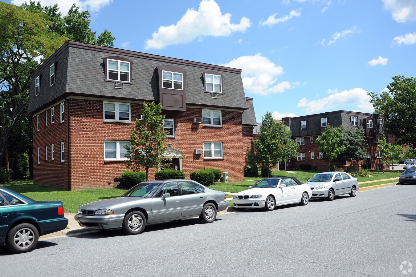 University Garden Apartments - University Garden Apartments