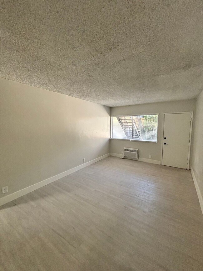Photo - 6809 Baird Ave Unit 3