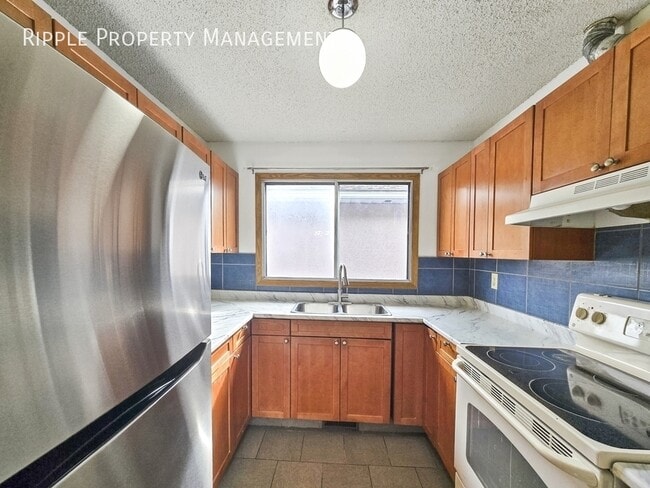 Photo - BRIGHT 3 BEDS, 1.5 BATHS TOWNHOUSE |  FAMILY LIVING IN RADISSON HEIGHTS