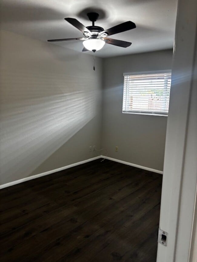 Photo - 4819 E Cambridge Ave Unit 1