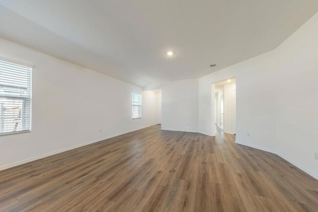 Photo - 602 Waterway Ave